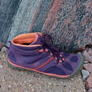 Keen CNX purple lace up high top sneakers walking hiking shoes women's 7